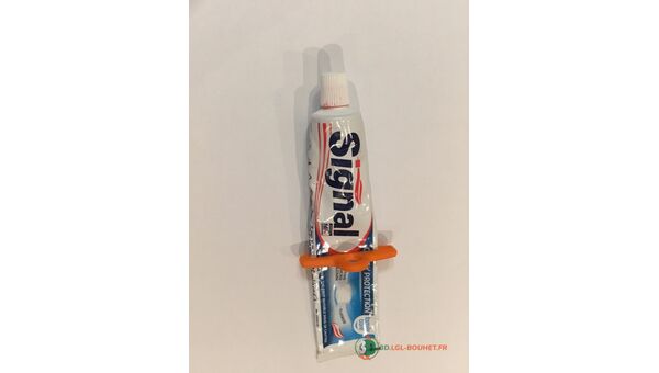 Presse tube de dentifrice ou de crème